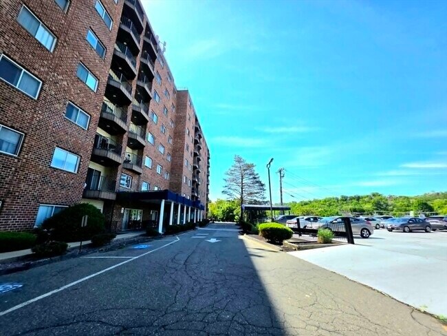 Building Photo - 230 Willard St