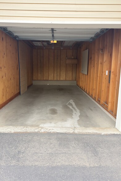 Garage - 2093 N Morning Star Dr