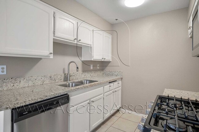 Building Photo - Fullerton Condo Near CSUF + Easy Freeway Access