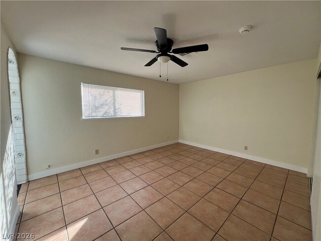 Building Photo - 6617 Baywood Ave