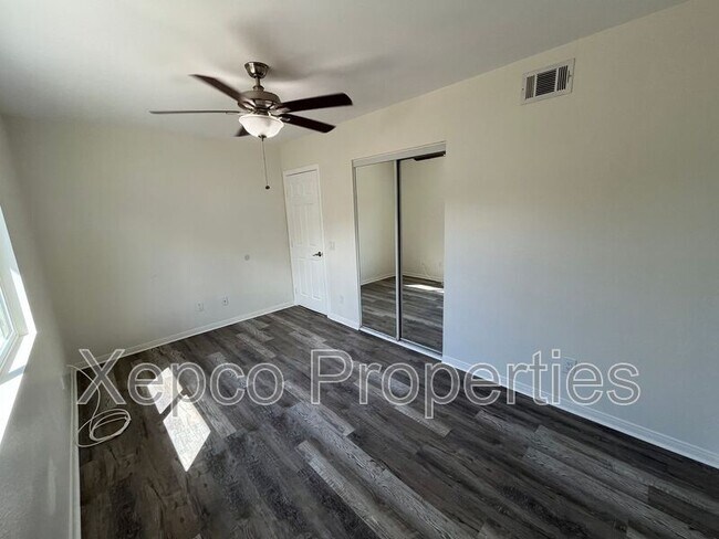 Building Photo - 422 Rosa Parks Rd