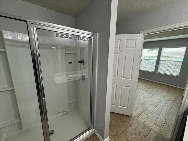 Building Photo - 5816 Knoll Pines Pass