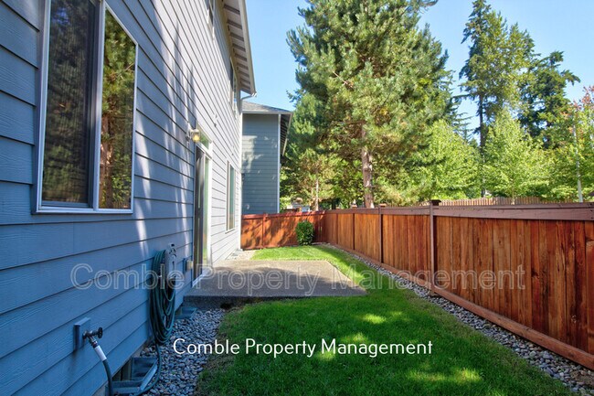 Building Photo - 16115 40th Ave SE