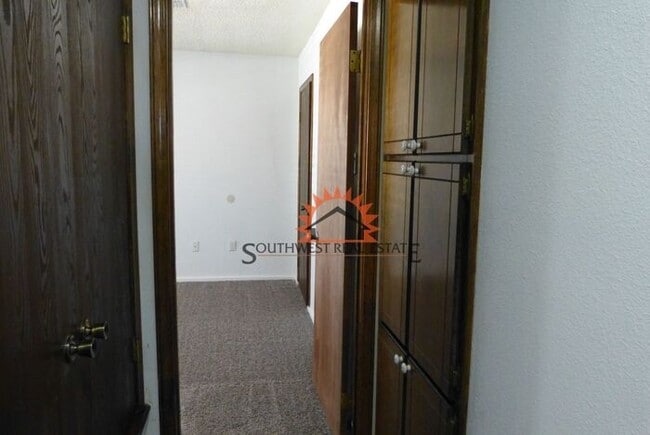 Building Photo - Super cute 2 bedrooms 1 bath apartment.