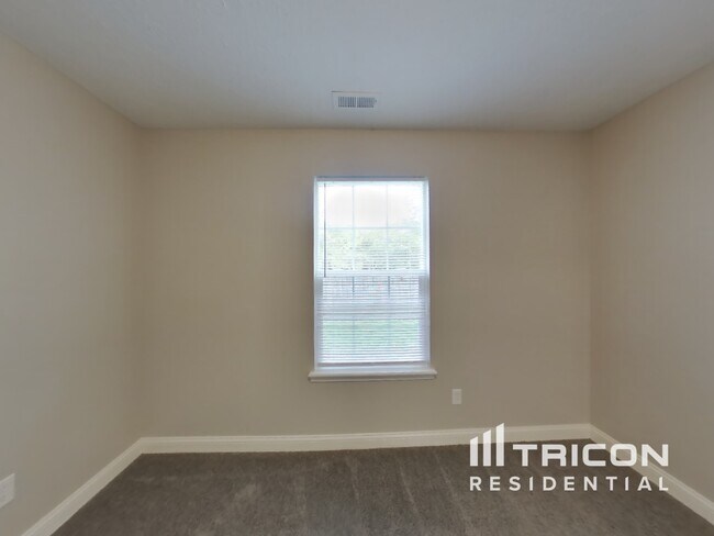 Building Photo - 203 Beacon Point Ln