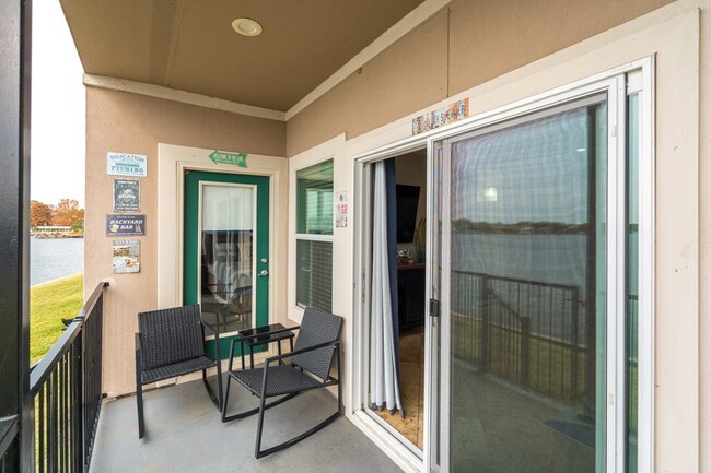 Building Photo - 7039 Kingston Cove Ln