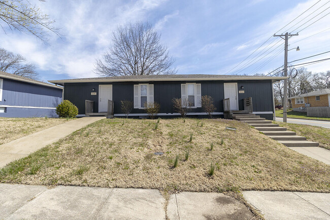 Building Photo - 202 Wheaton Ct