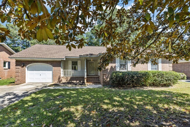 Primary Photo - Charming Rental in Central Location
