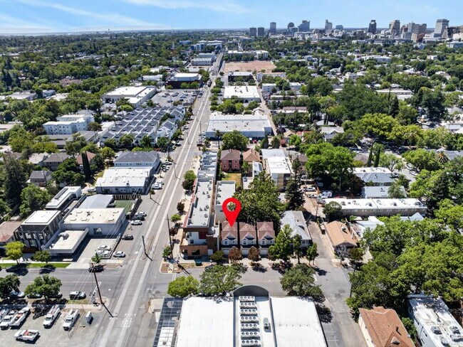 Building Photo - Charming 3-Bed Home in Sacramento with 2.5 Baths