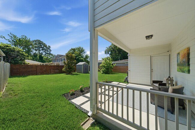 Building Photo - 5508 Elysian St