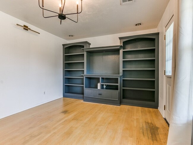 Building Photo - Charming 2 Bedroom Home in Oklahoma City