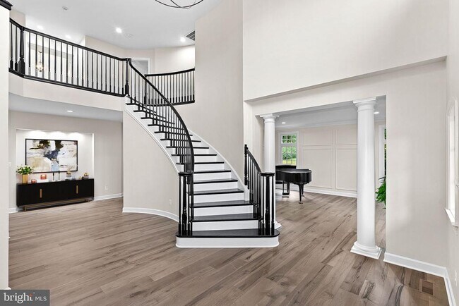 Building Photo - 20589 Myers Pl