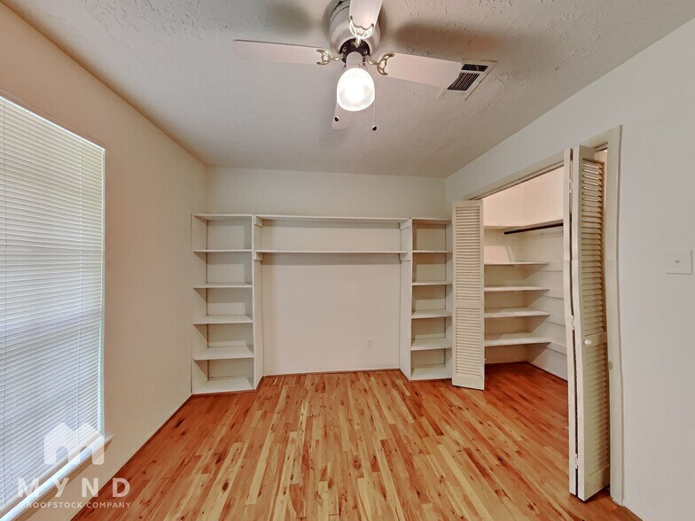 Building Photo - 4202 Chestergate Dr