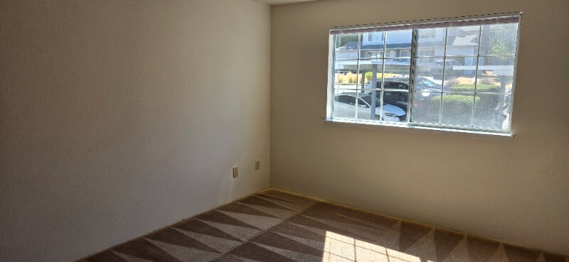 Building Photo - 12716 13th Ln SW