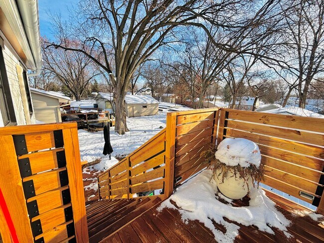 Building Photo - 7713 Knoll St