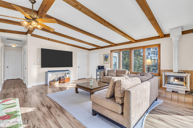 Building Photo - 78 Tall Timber Dr