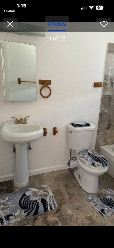 Building Photo - 8619 Bennett Ave