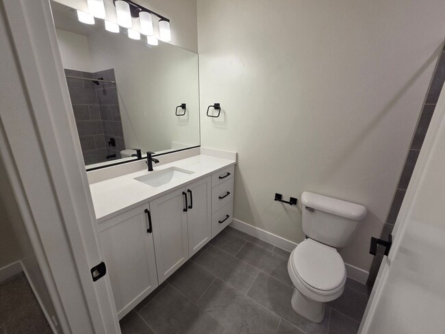 Building Photo - VIEWS from EVERY ROOM!