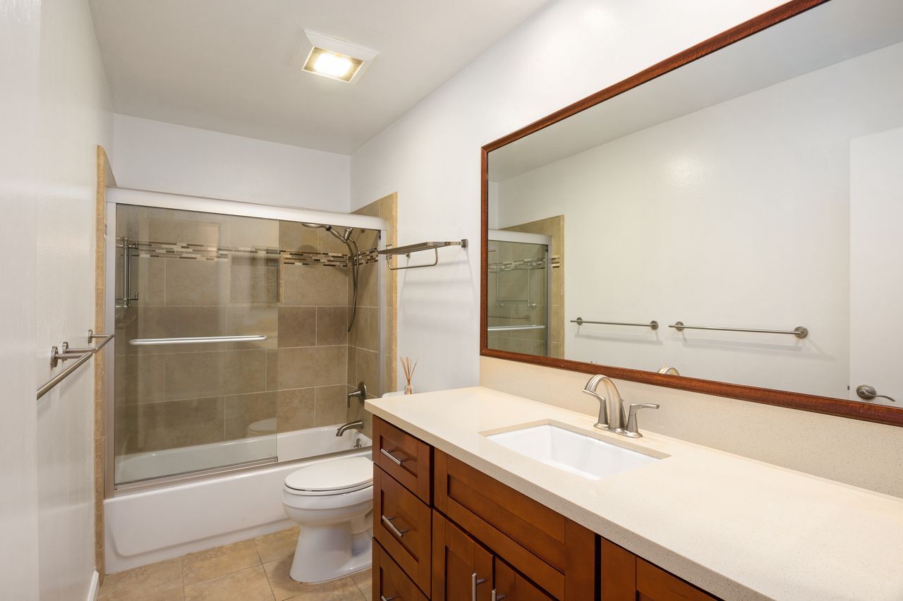 Building Photo - 4732 Park Granada