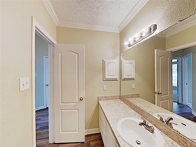 Building Photo - 1362 Meadow Creek Dr