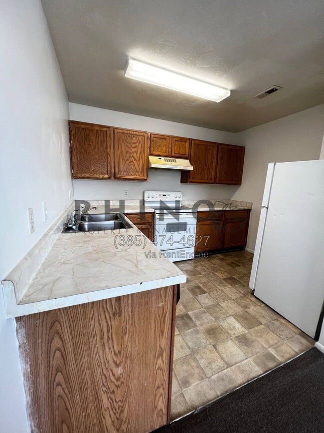 Building Photo - 4866 W 4780 S