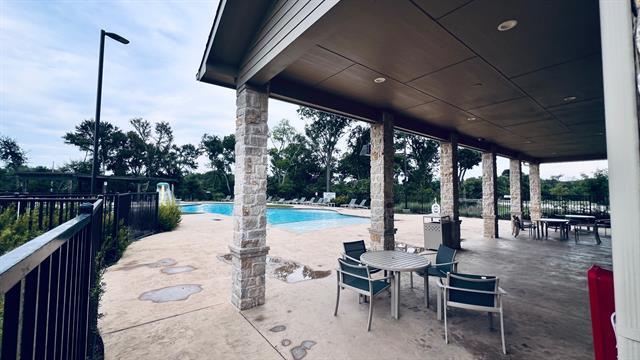 Building Photo - 590 Arthur Dr