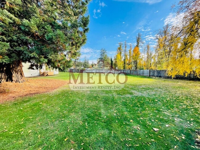 Building Photo - AVAILABLE NOW 3 Bedroom Manufactured Home ...