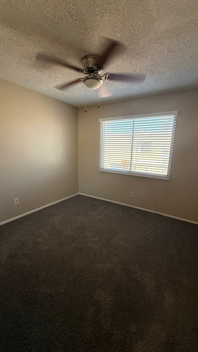 Building Photo - Villas West Two Bedroom Townhome