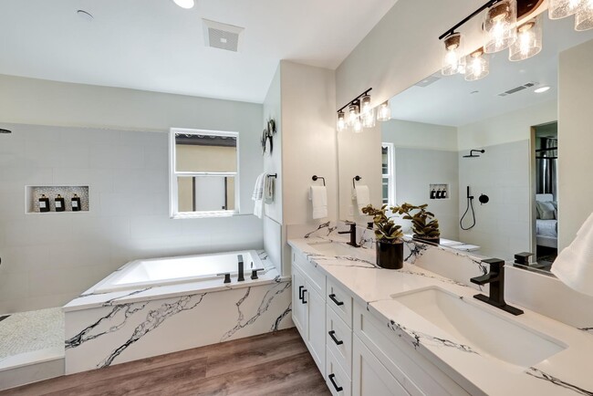 Building Photo - 2148 W Solo Wy