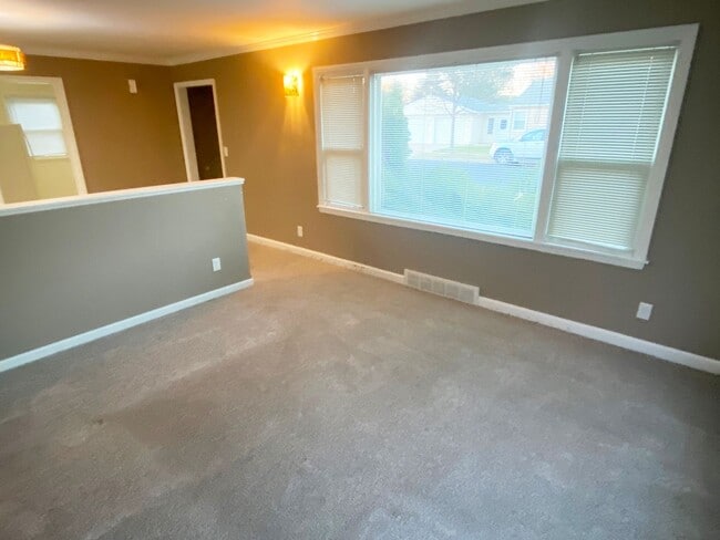 Building Photo - 2-Bedroom 1 Bath Ranch Style Home Near GD ...