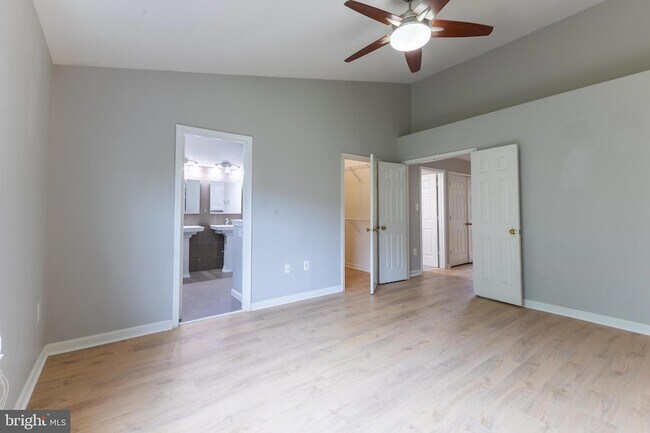 Building Photo - 20283 Glenrobin Terrace
