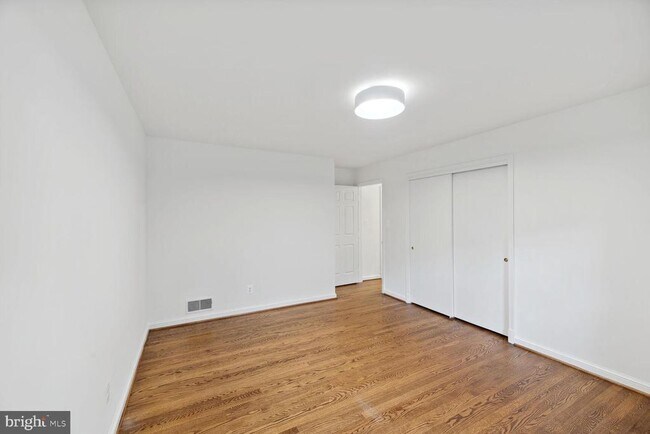 Building Photo - 6313 Stoneham Ln