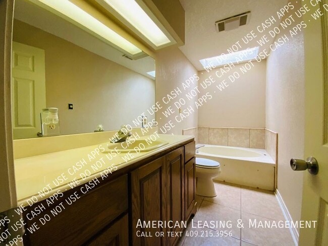 Building Photo - 20 Pinewood-