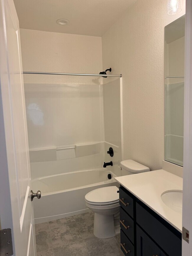 Building Photo - 3 BR/3BA | Newly Renovated Single Family Home | Front Yard| In Sacramento!