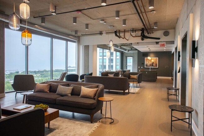 Building Photo - 60 E Randolph St