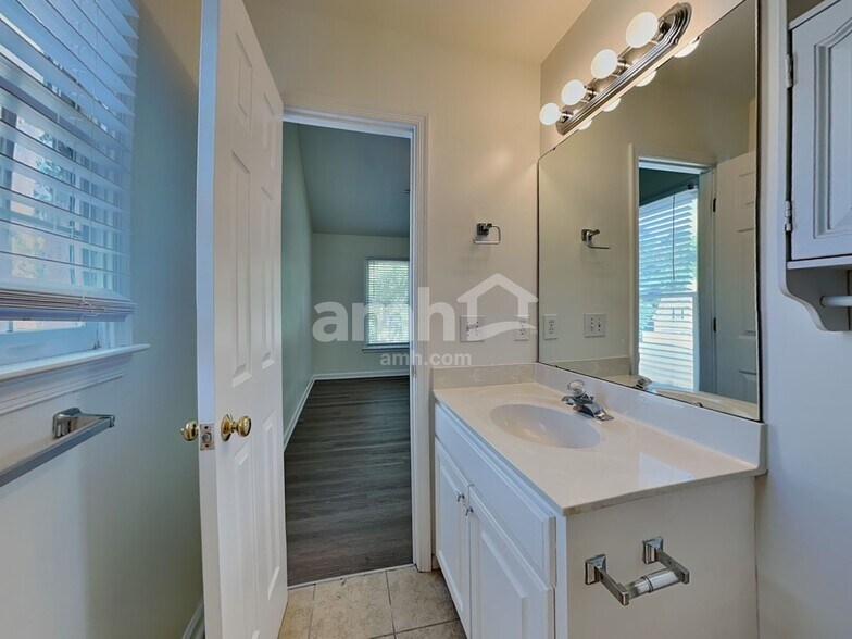 Building Photo - 4905 Heritage Woods Ct