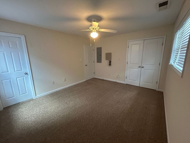 Building Photo - PRE-LEASING FOR AUGUST 6TH, 2026!