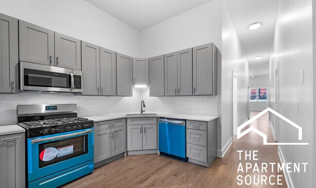 Primary Photo - 2421 N Clybourn Ave