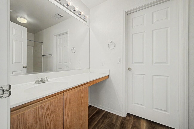 Building Photo - 16489 N Oachs Dr