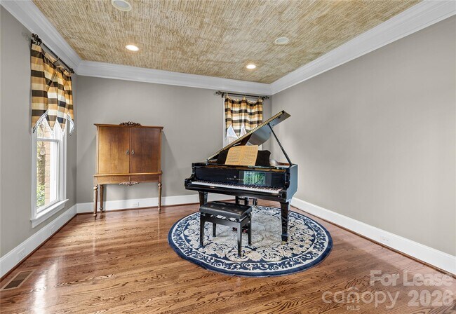 Building Photo - 1009 Honors Ct