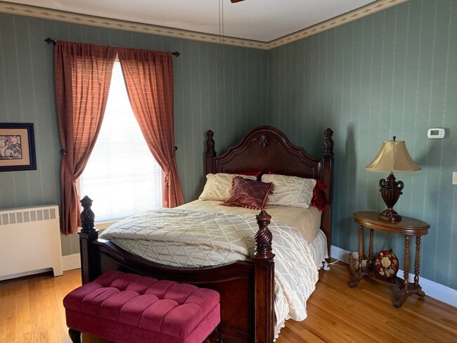 Building Photo - 105 Whitehead Ave NE