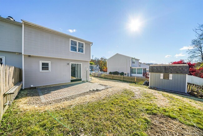 Building Photo - 333 Hudson Ave