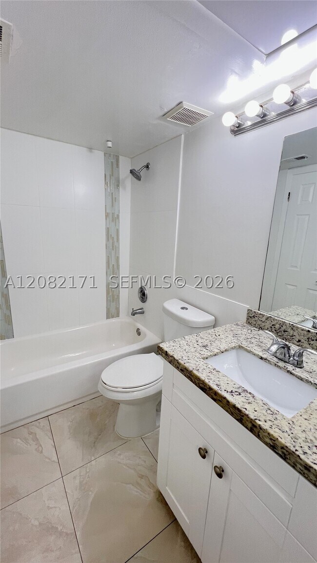 Building Photo - 2890 N Oakland Forest Dr