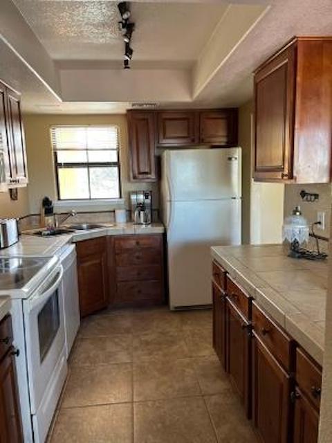 Building Photo - 6651 N Campbell Ave