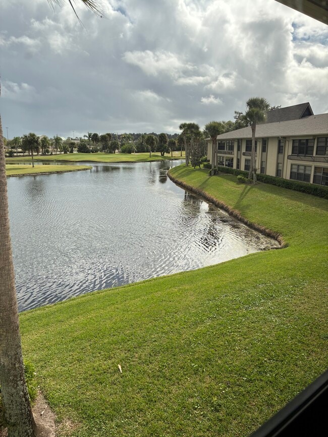 Building Photo - 31 Plantation Dr