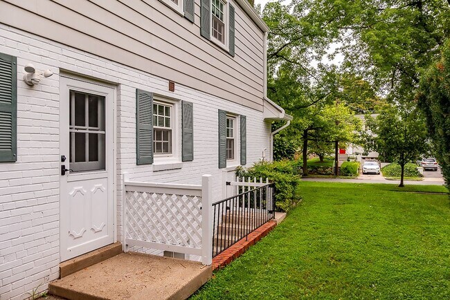 Building Photo - MUST SEE! Cozy Corner Cape in Chevy Chase is Move-in Ready!