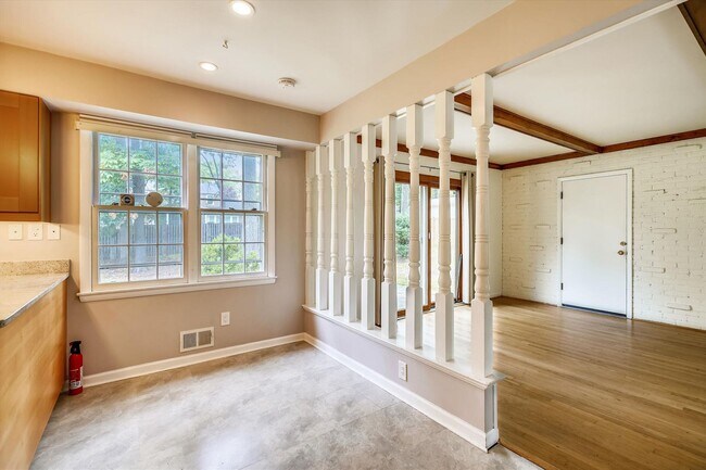 Building Photo - 11200 Powder Horn Dr