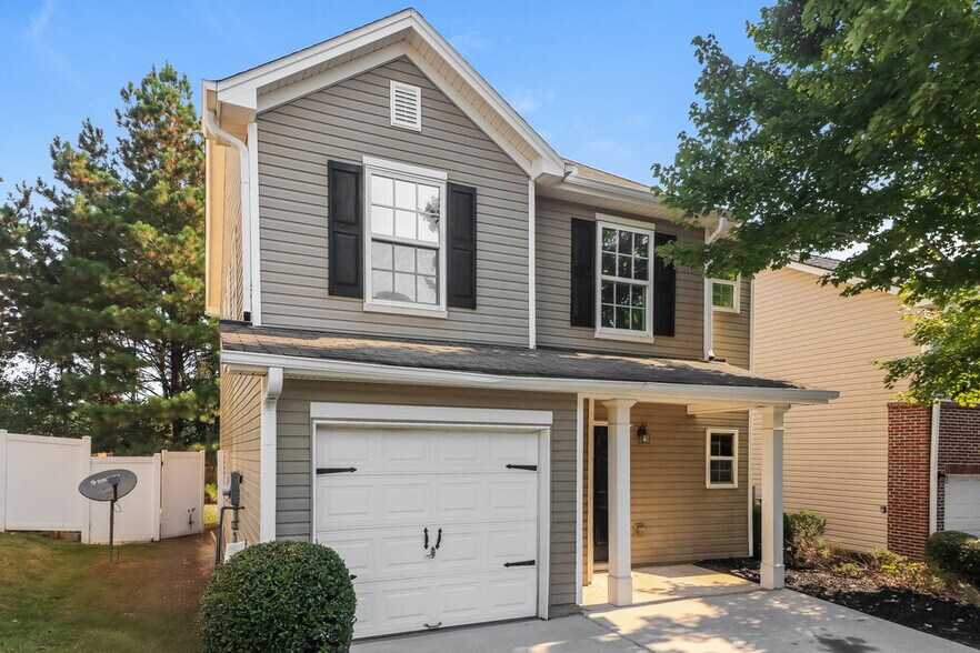 Building Photo - 305 Silver Spring St