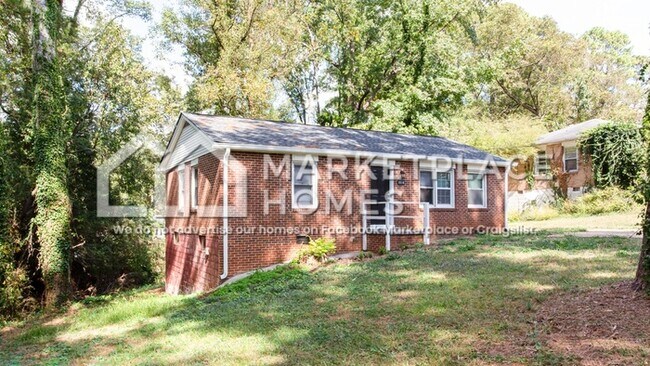 Building Photo - 3516 Maryvale Dr