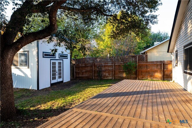 Building Photo - 9828 Briar Ridge Dr